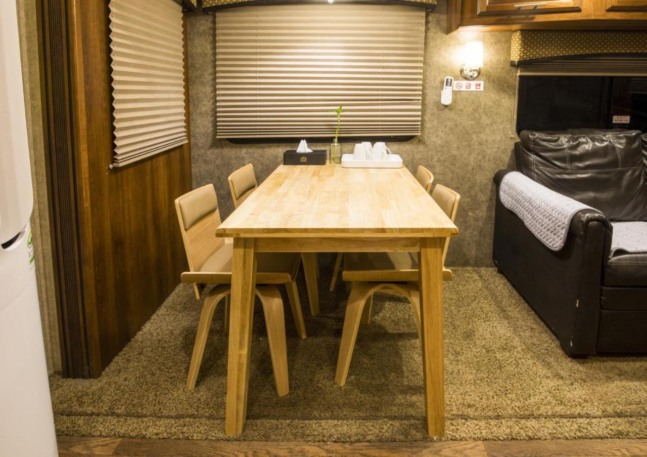 Mei The Caravan Jeju Exterior foto